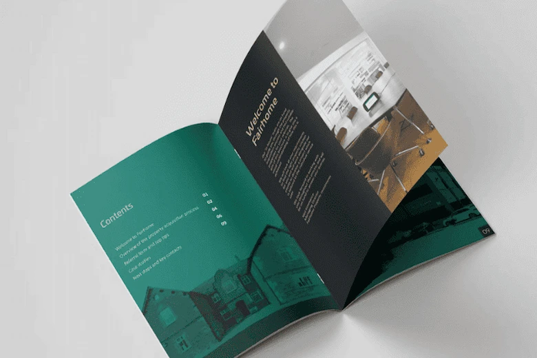 تصویری از بوکلت - a picture of a booklet